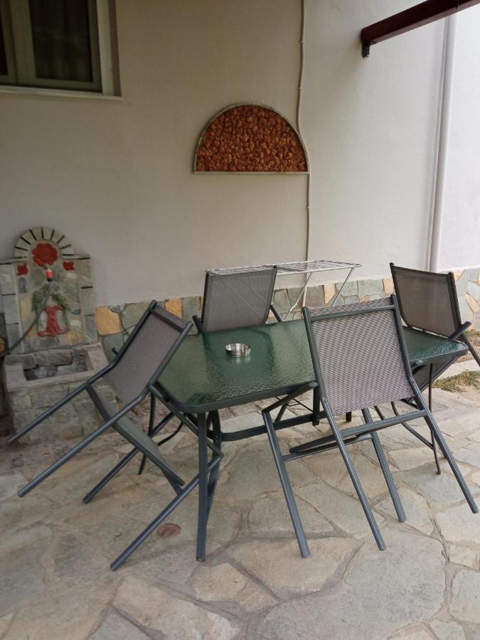 Sofia'S Garden Apartment Nea Peramos  Exterior photo